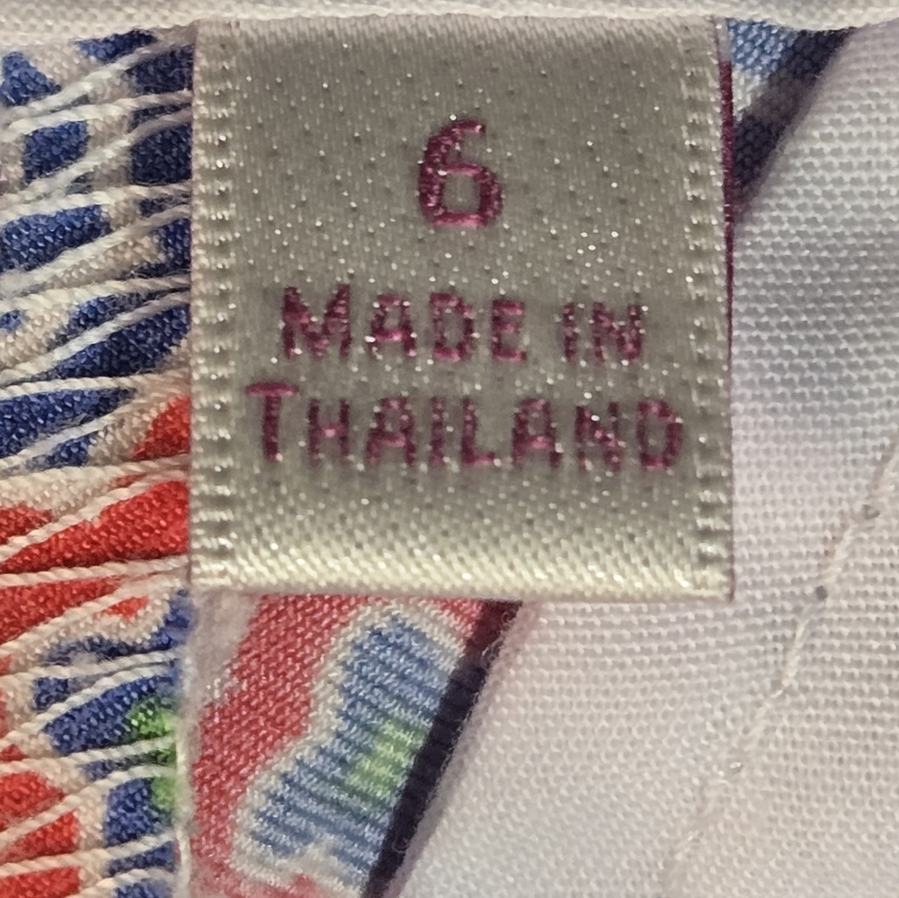 Peter Millar Woman's Geometric Patterned Shorts S… - image 7